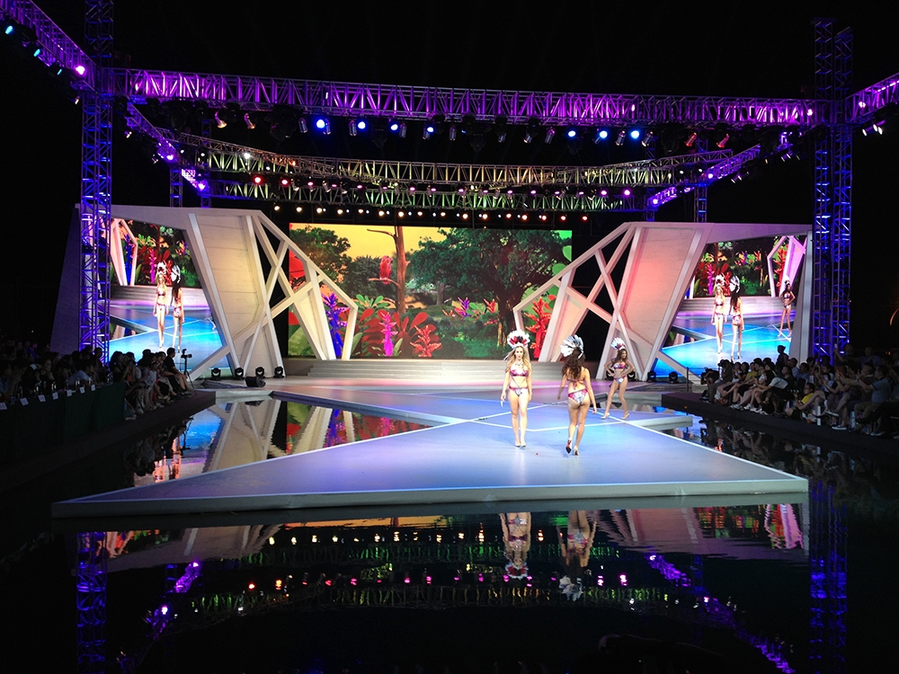 青島燈光音響租賃,青島演出設備租賃,青島LED屏租賃,青島舞美制作搭建